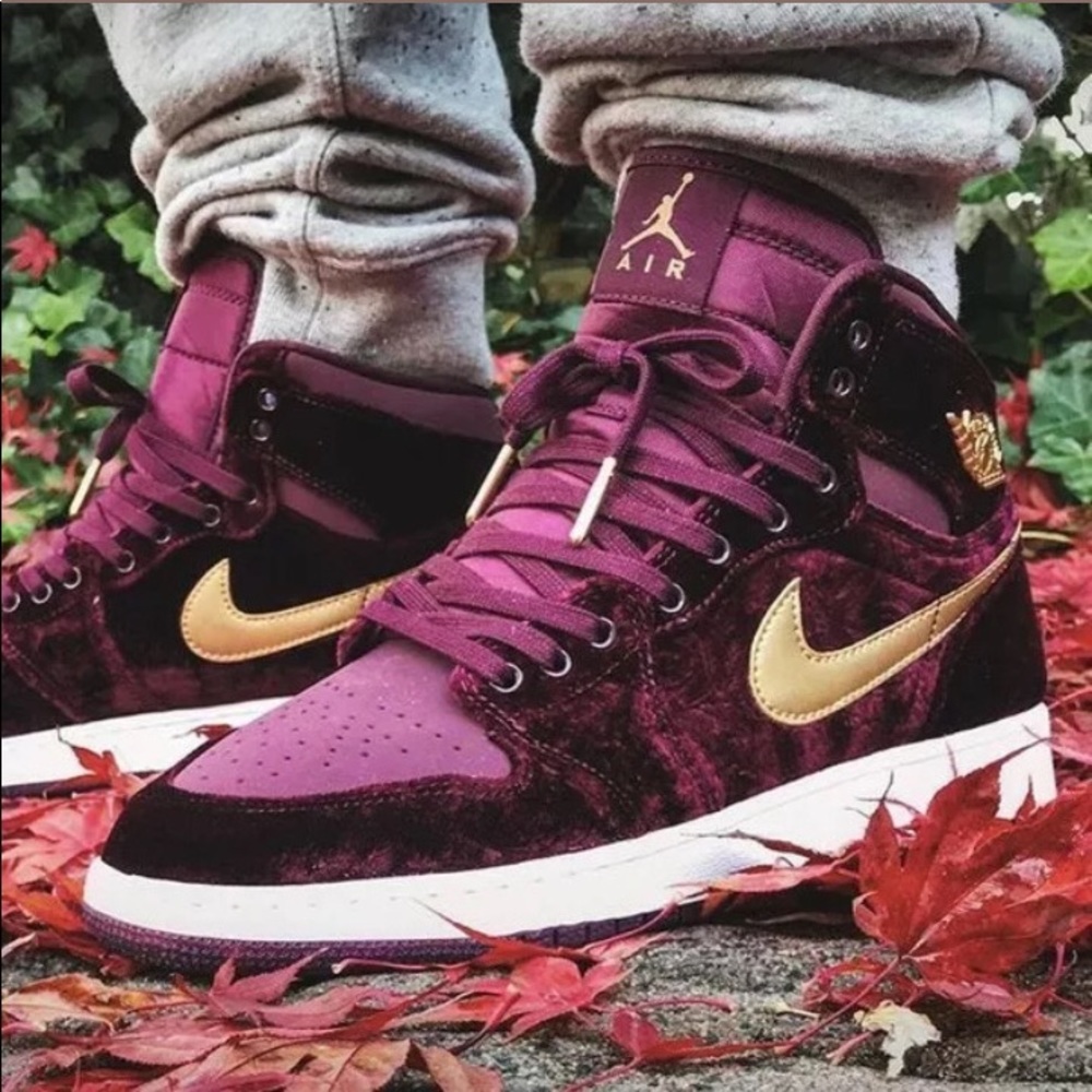 Jordan 1’s - Suede Maroon and Gold - Men’s